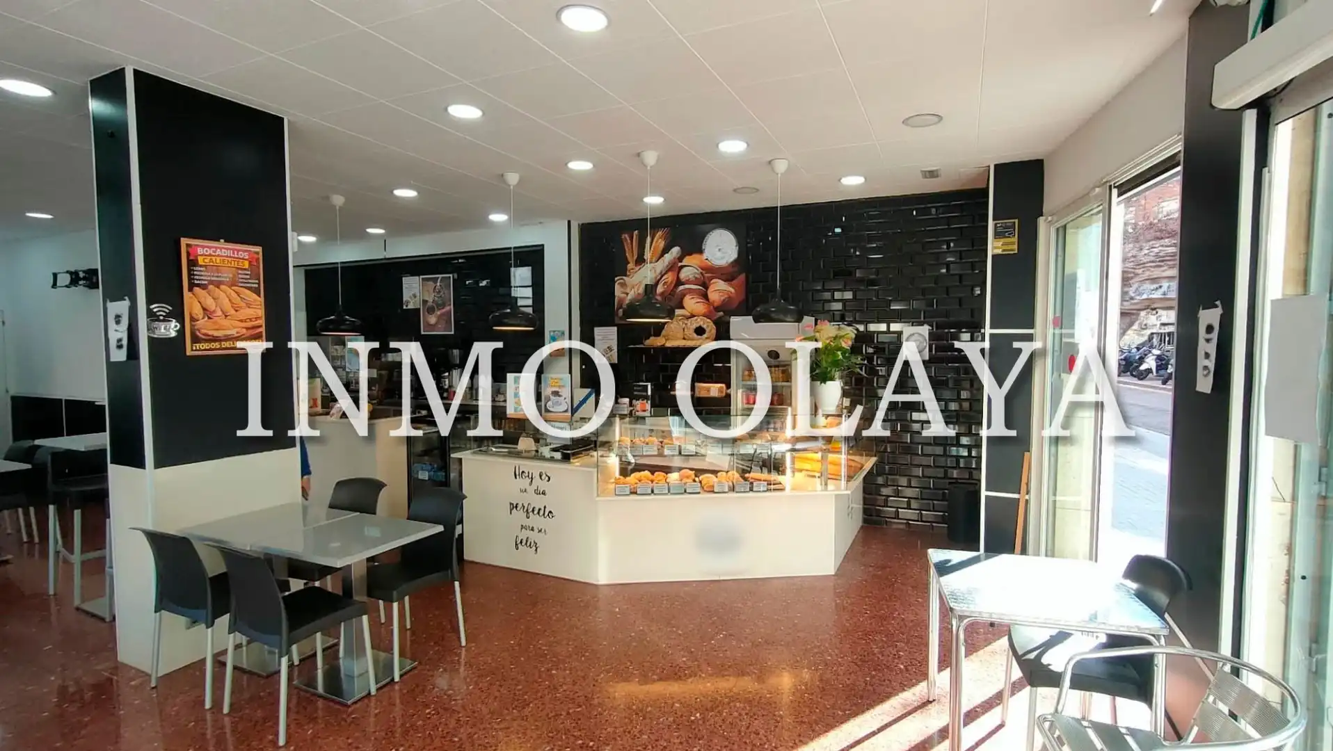 Local en traspaso en  Barcelona Capital con Aire acondicionado, Terraza y Amueblado