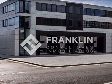 Nave industrial en venta en Carrer Enric Prat de la Riba 11