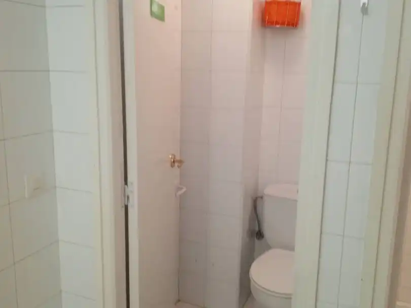 Baño de Local de alquiler en  Logroño con Aire acondicionado y Amueblado