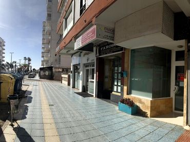 Locale commerciale in vendita a Avenida Antonio Toré Toré 22