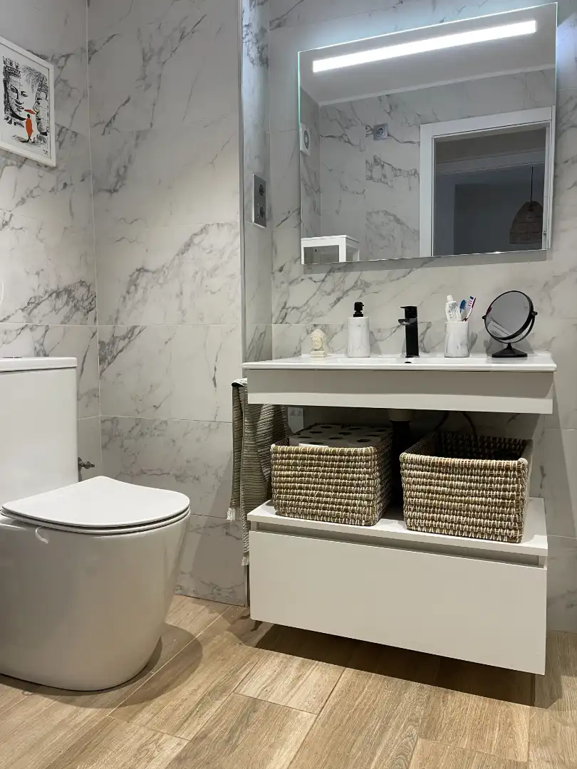 Badezimmer von Wohnungen zum Verkauf in Cambrils mit Terrasse, Abstellraum und Möbliert