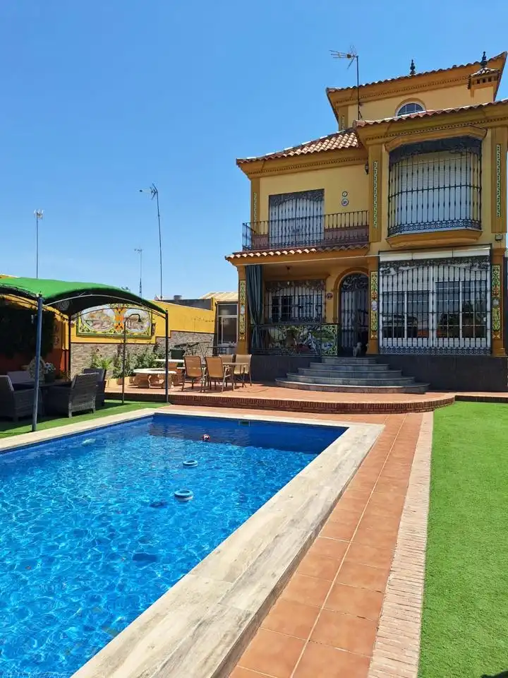 Piscina de Casa o chalet en venta en Alcalá de Guadaira con Aire acondicionado, Jardín privado y Terraza