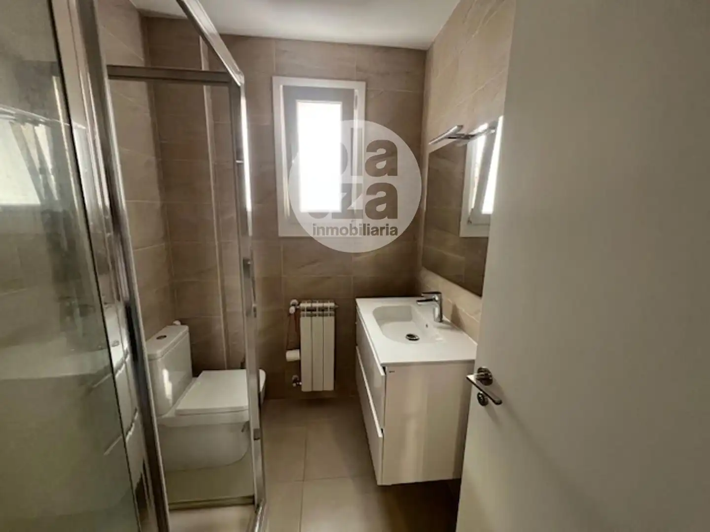 Baño de Piso de alquiler en Burgos con Calefacción