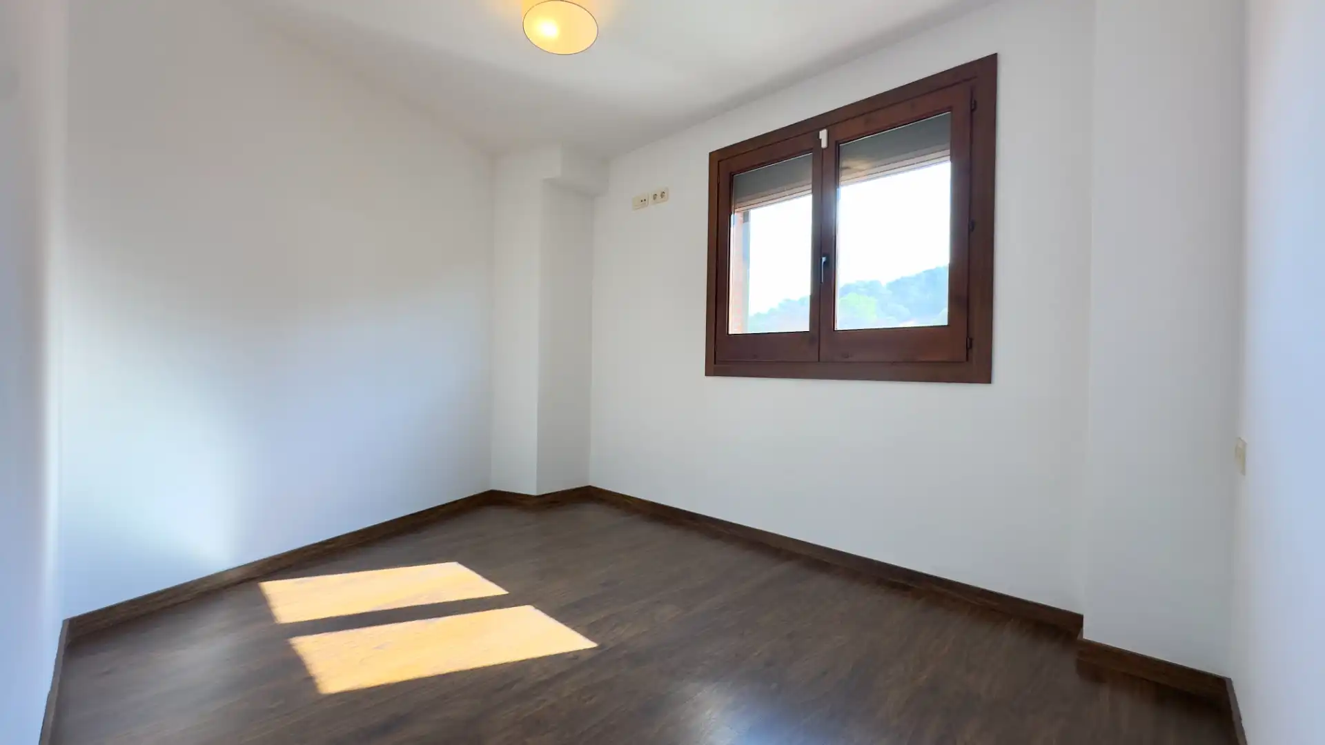 Habitación de Dúplex en venta en Sant Llorenç Savall con Calefacción, Parquet y Horno