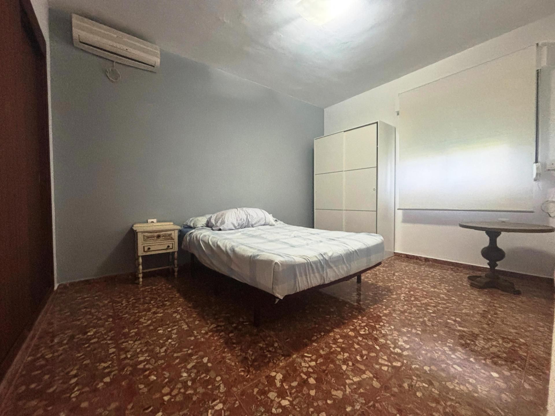 Bedroom of House or chalet for sale in Espartinas  with Air Conditioner, Private garden and Storage room