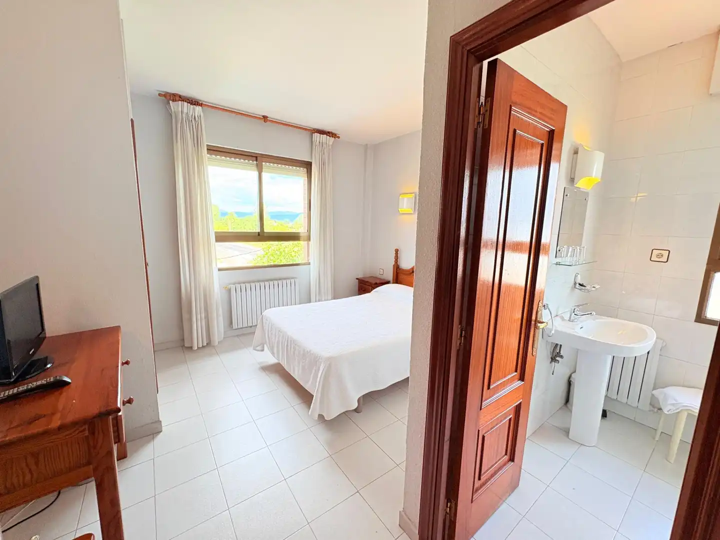 Schlafzimmer von Gebäude zum Verkauf in Carracedelo
