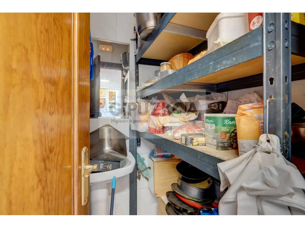 Kitchen of Commercial properties for rent in Deusto