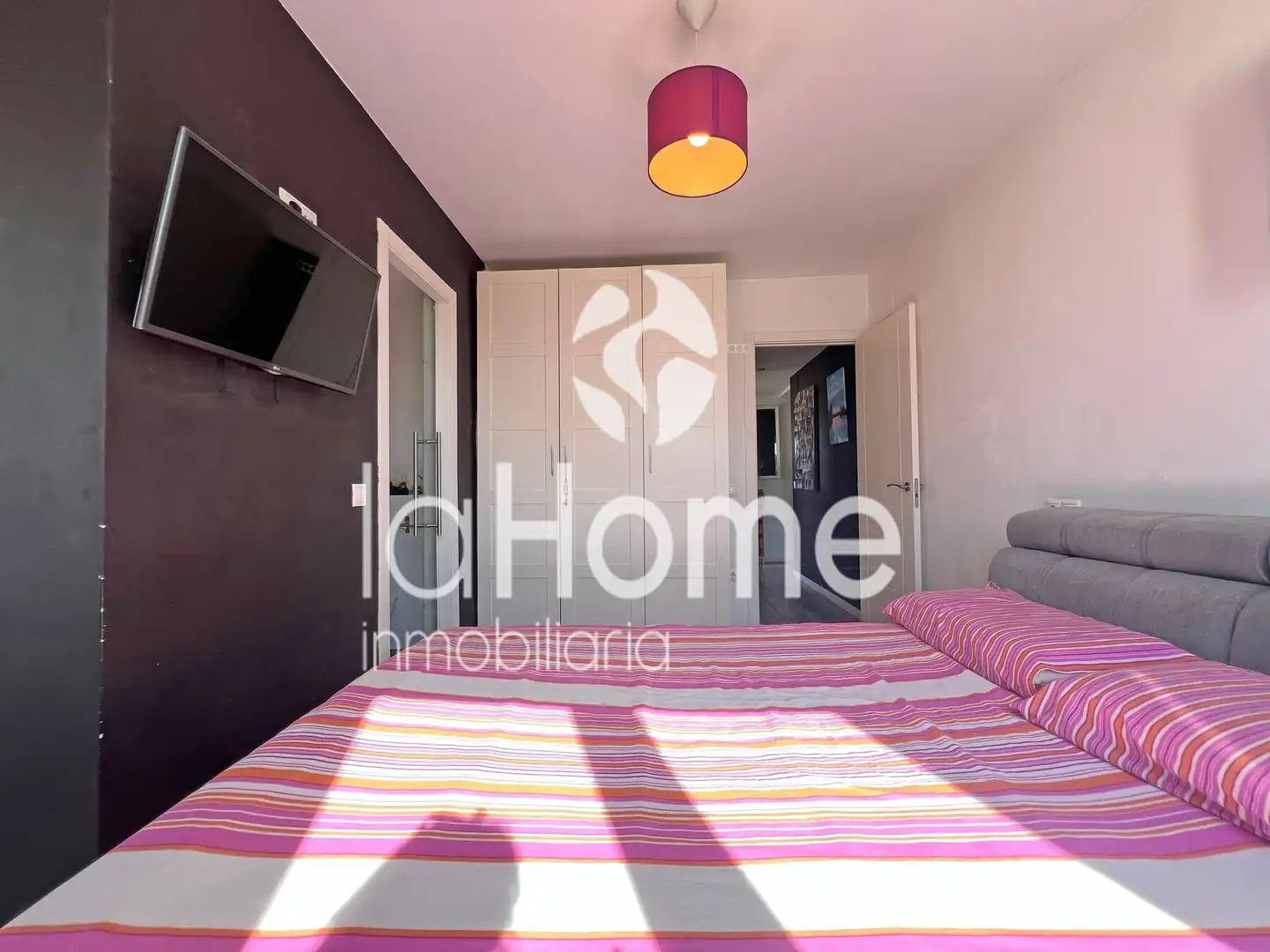 Schlafzimmer von Wohnung zum Verkauf in La Pobla de Vallbona mit Klimaanlage, Heizung und Parkett