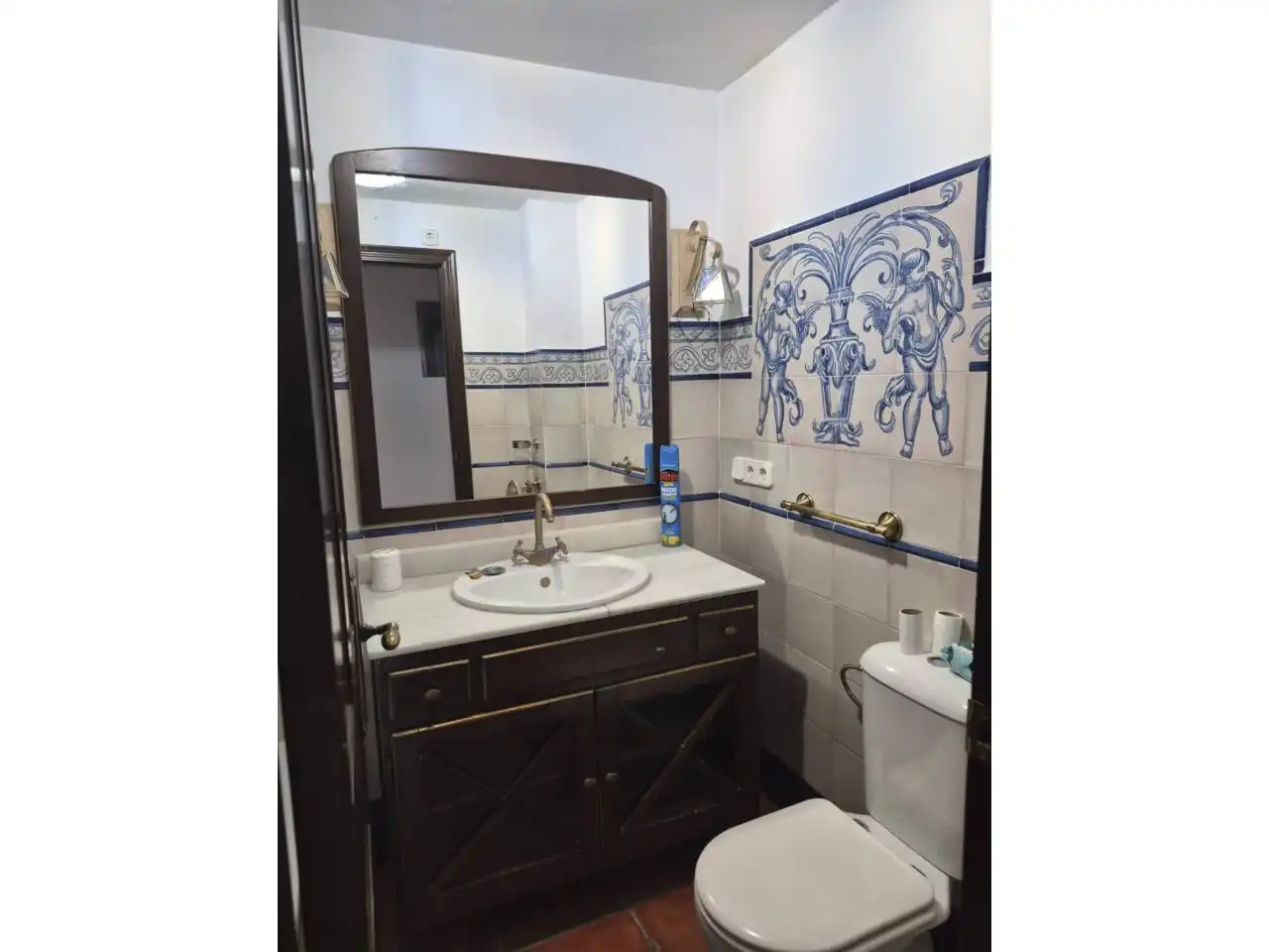 Bathroom of Houses for rent in Carmona  with Air Conditioner, Heating and Private garden