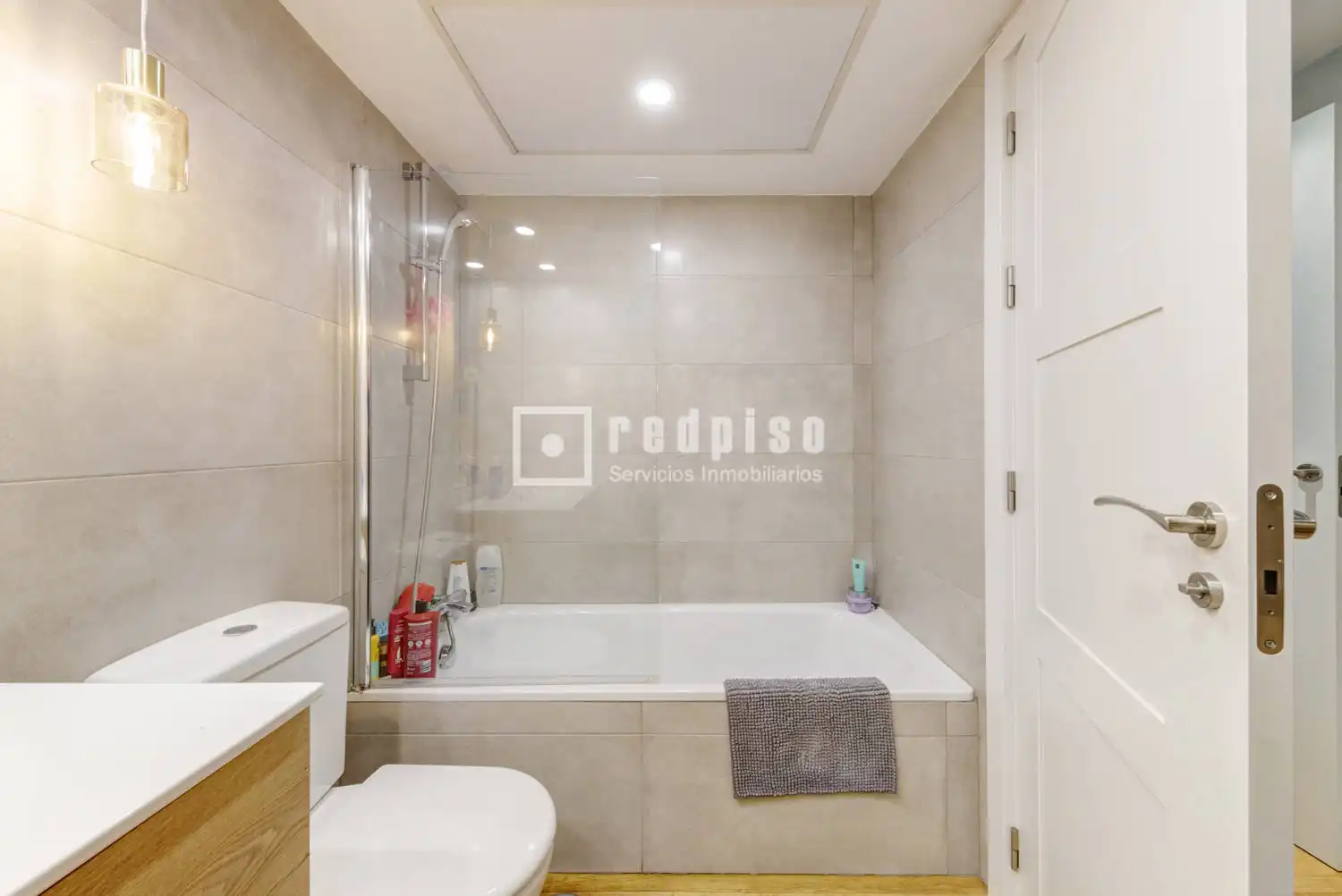 Baño de Ático en venta en Pozuelo de Alarcón con Aire acondicionado, Calefacción y Jardín privado
