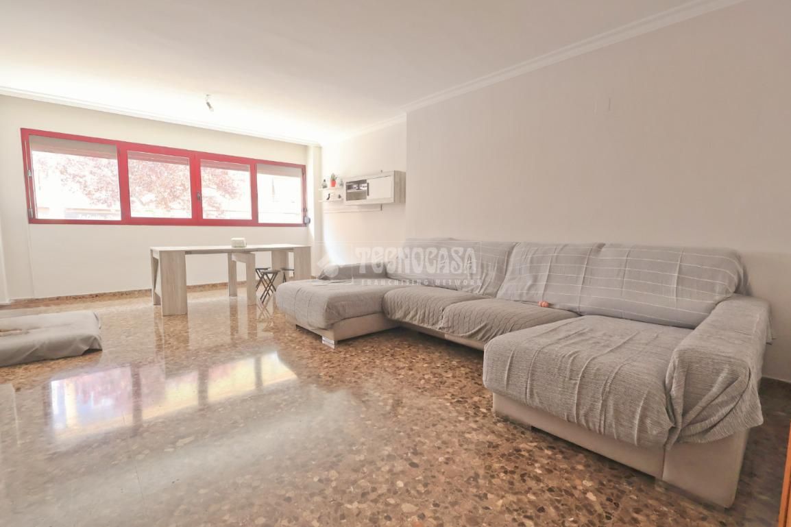 Sala d'estar de Pis en venda en Sagunto / Sagunt amb Aire condicionat i Terrassa