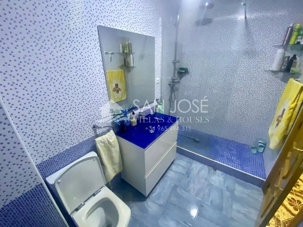 Bathroom of Houses for sale in San Vicente del Raspeig / Sant Vicent del Raspeig  with Air Conditioner, Private garden and Terrace