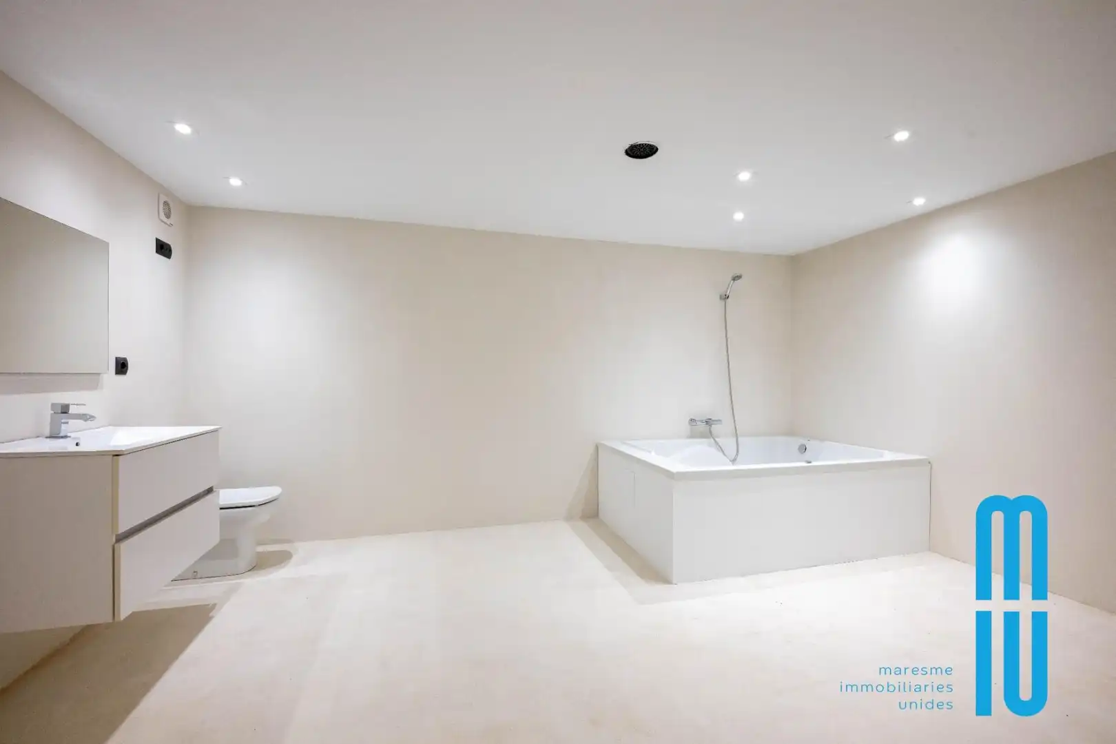 Bathroom of Houses for sale in Tordera  with Air Conditioner, Heating and Private garden