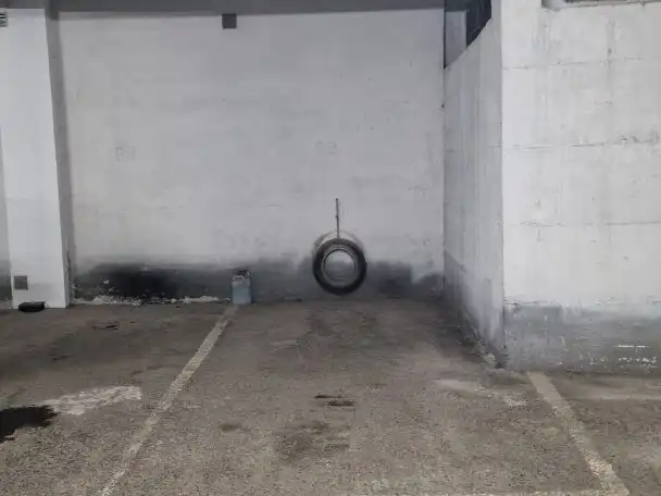 Parkplatz von Garage zur Miete in Oviedo 