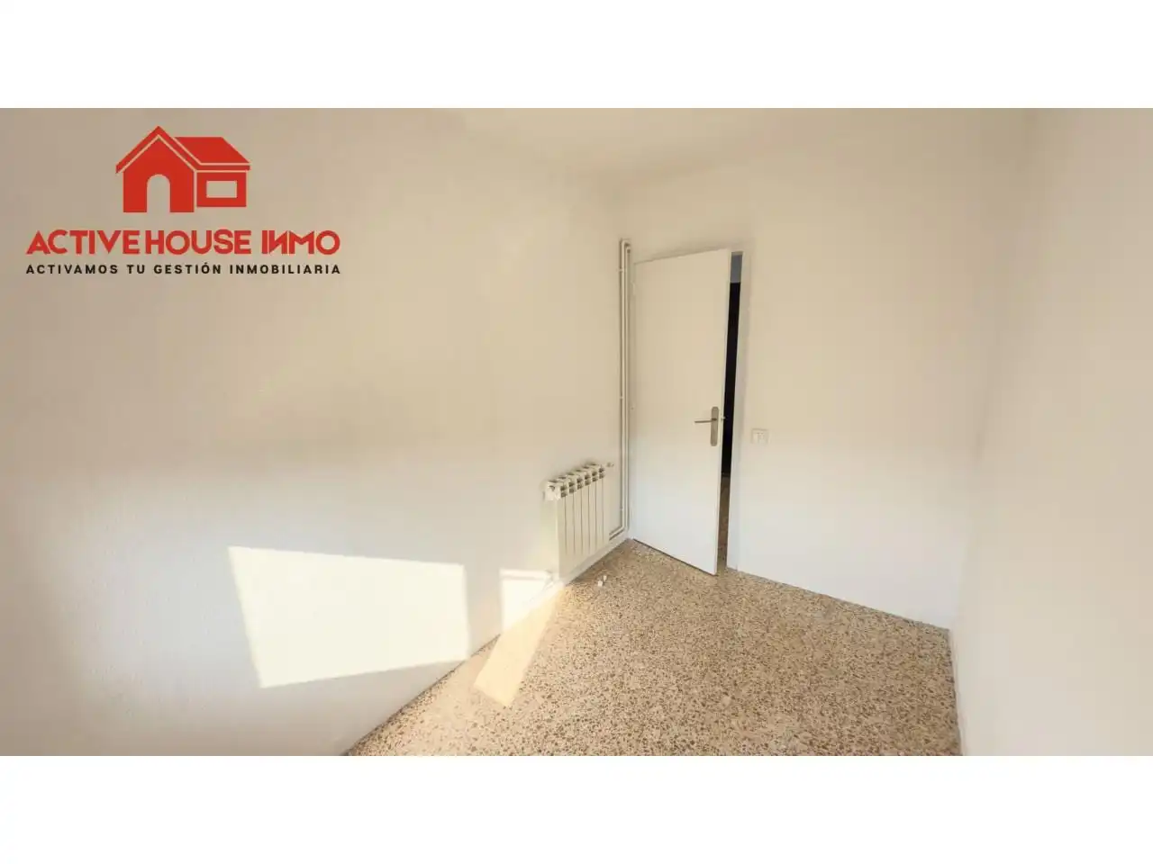 Außenansicht von Wohnung zum Verkauf in La Ràpita mit Klimaanlage, Heizung und Terrasse