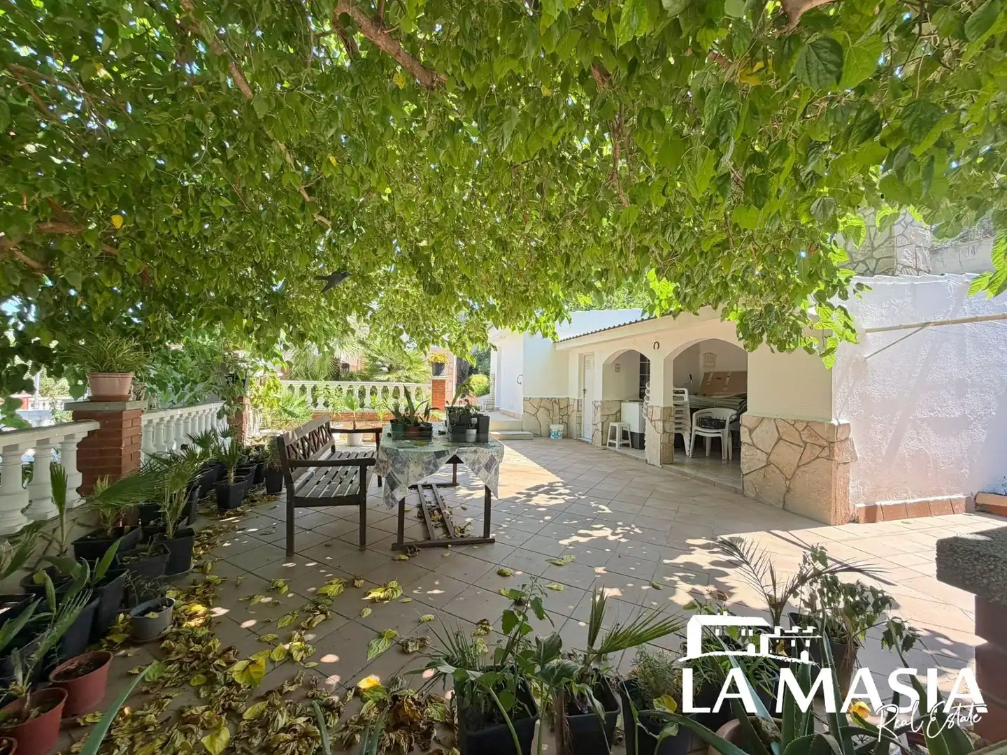 Vista exterior de Casa o xalet en venda en Olivella amb Calefacció, Jardí privat i Terrassa