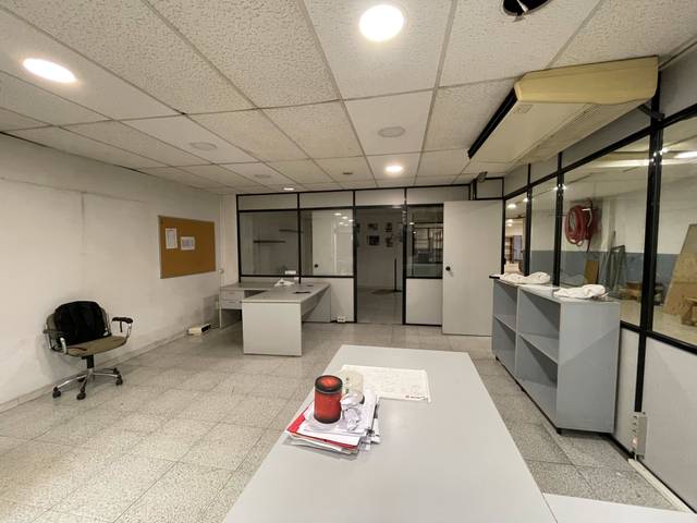 Local comercial en Alquiler en Carrer de Martí i Julià, 33 en Casagemes