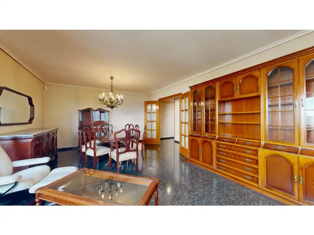 Flat for sale in Exposició