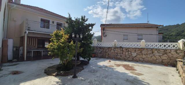 Casa adosada en Venta en Otañes - Talledo