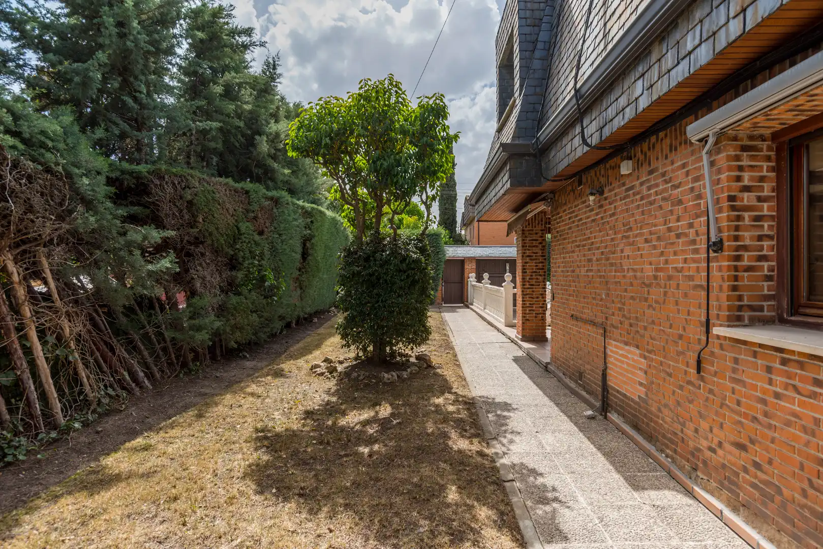 Exterior view of Houses for sale in Pozuelo de Alarcón  with Air Conditioner, Heating and Private garden