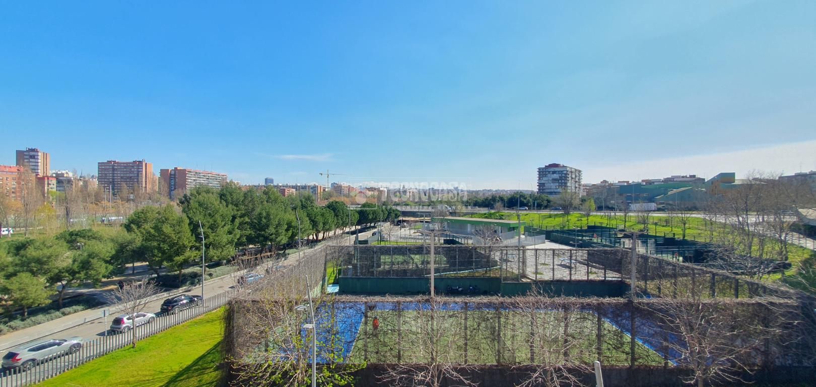 Piso en venta en Comillas, Carabanchel