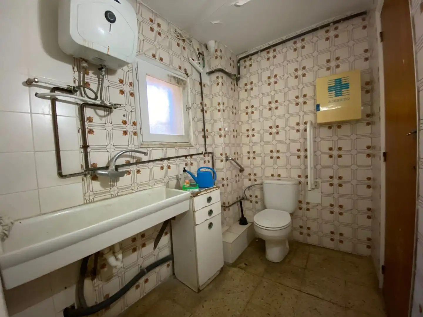 Badezimmer von Geschaftsraum zur Miete in Sant Feliu de Llobregat