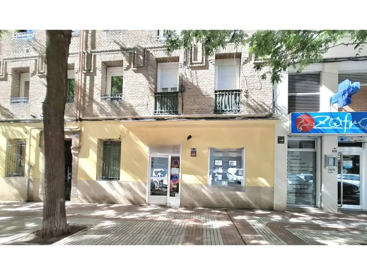 Exterior view of Commercial properties for rent in Madrid  with Air Conditioner