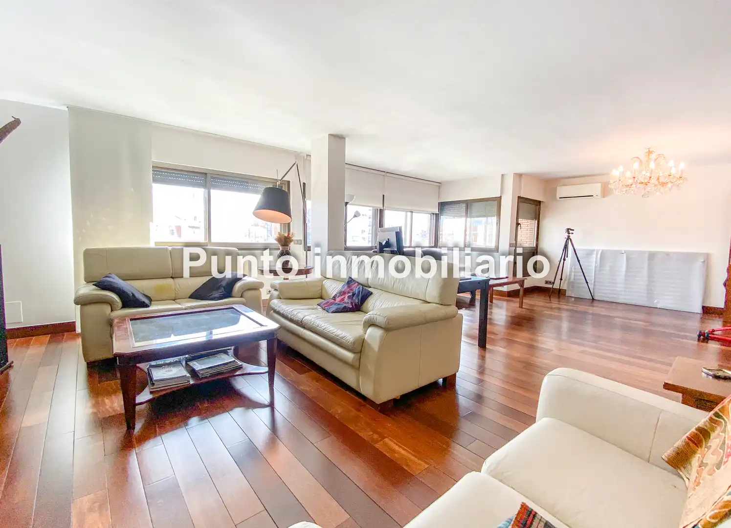 Sala de estar de Piso en venta en Valladolid con Aire acondicionado, Calefacción y Parquet