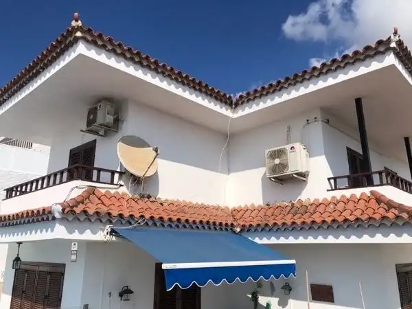 Vista exterior de Casa o xalet en venda en Mogán amb Aire condicionat, Calefacció i Jardí privat