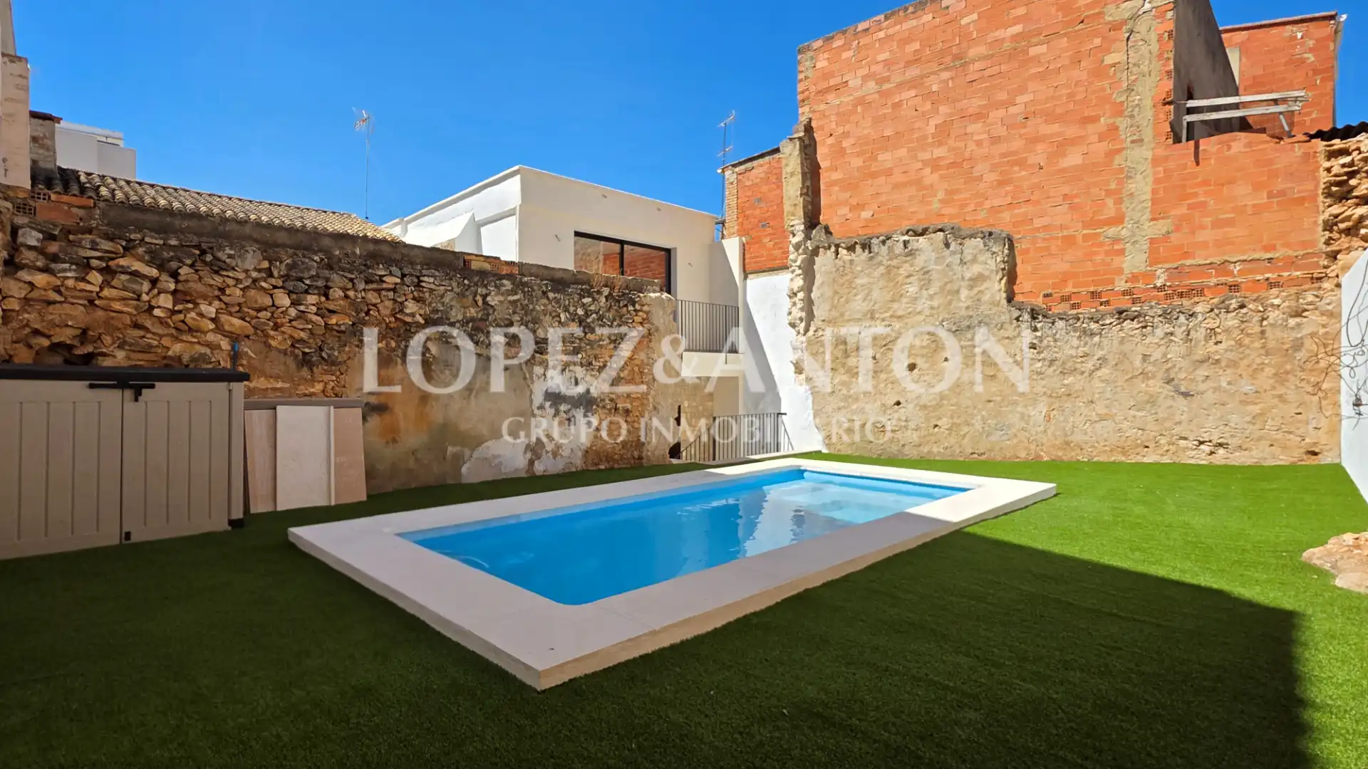 Piscina de Casa adosada en venta en Benaguasil con Aire acondicionado, Calefacción y Terraza
