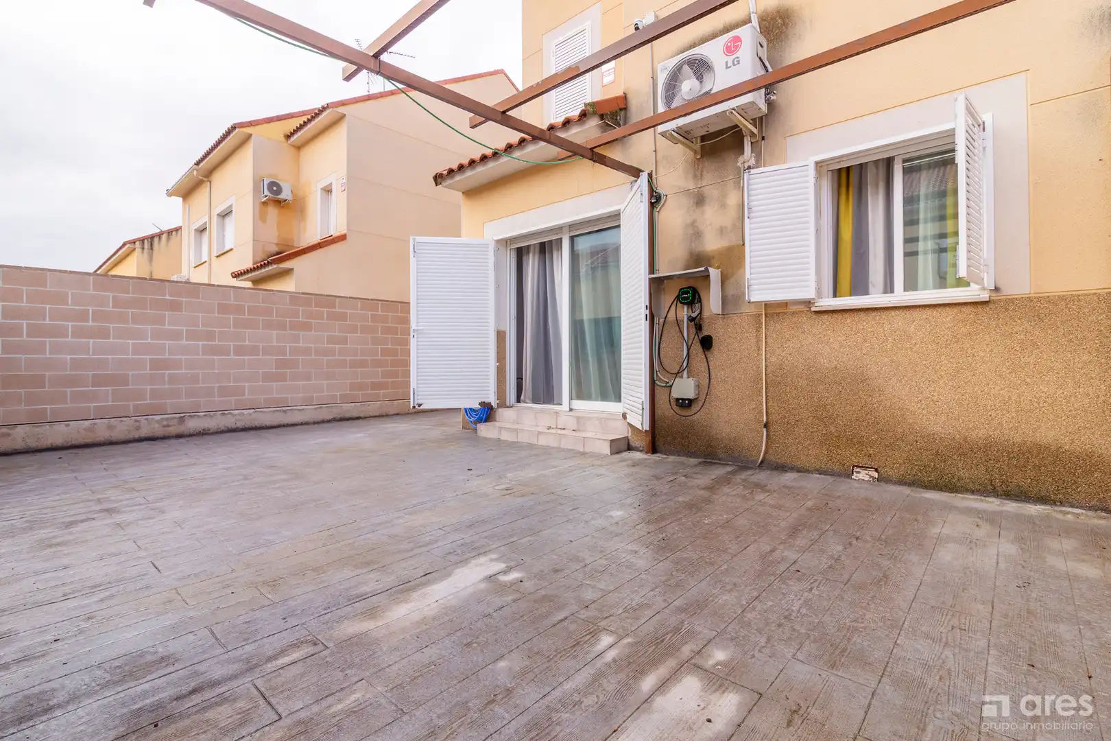 Exterior view of Detached homes for sale in El Viso de San Juan  with Air Conditioner, Heating and Private garden