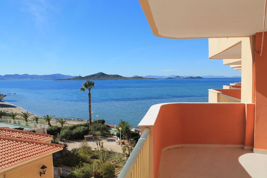 Dormitori de Apartament de lloguer en La Manga del Mar Menor amb Terrassa, Moblat i Forn