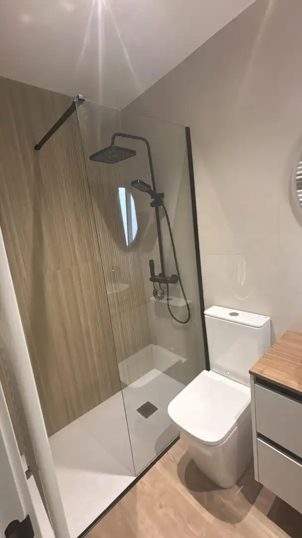 Badezimmer von Wohnung zur Miete in Salamanca mit Heizung, Möbliert und Ofen