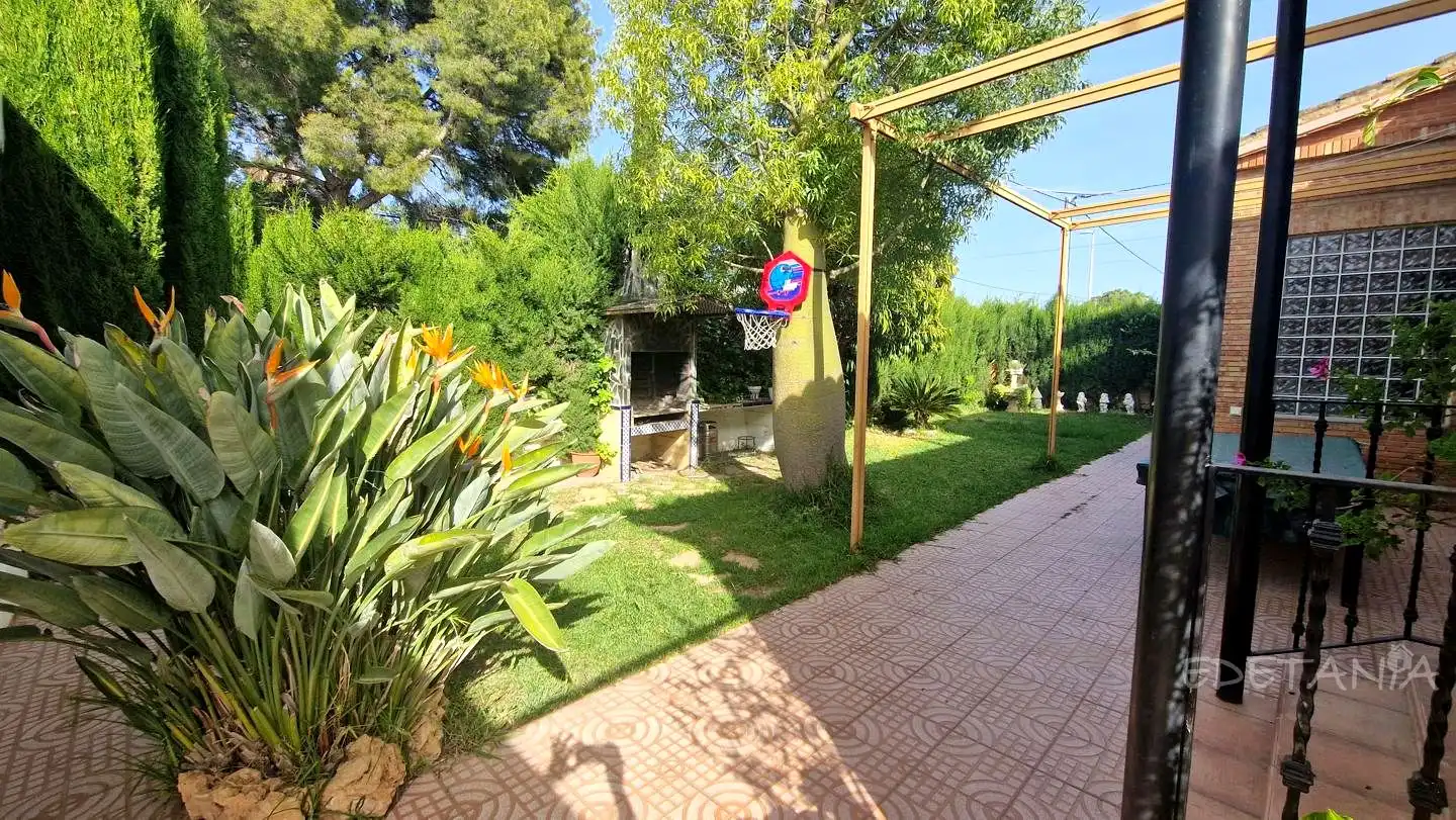 Casa o chalet de alquiler en 104, Moncada