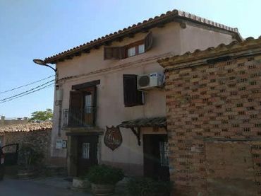 Casa pareada en venta en C/ Barbastro
