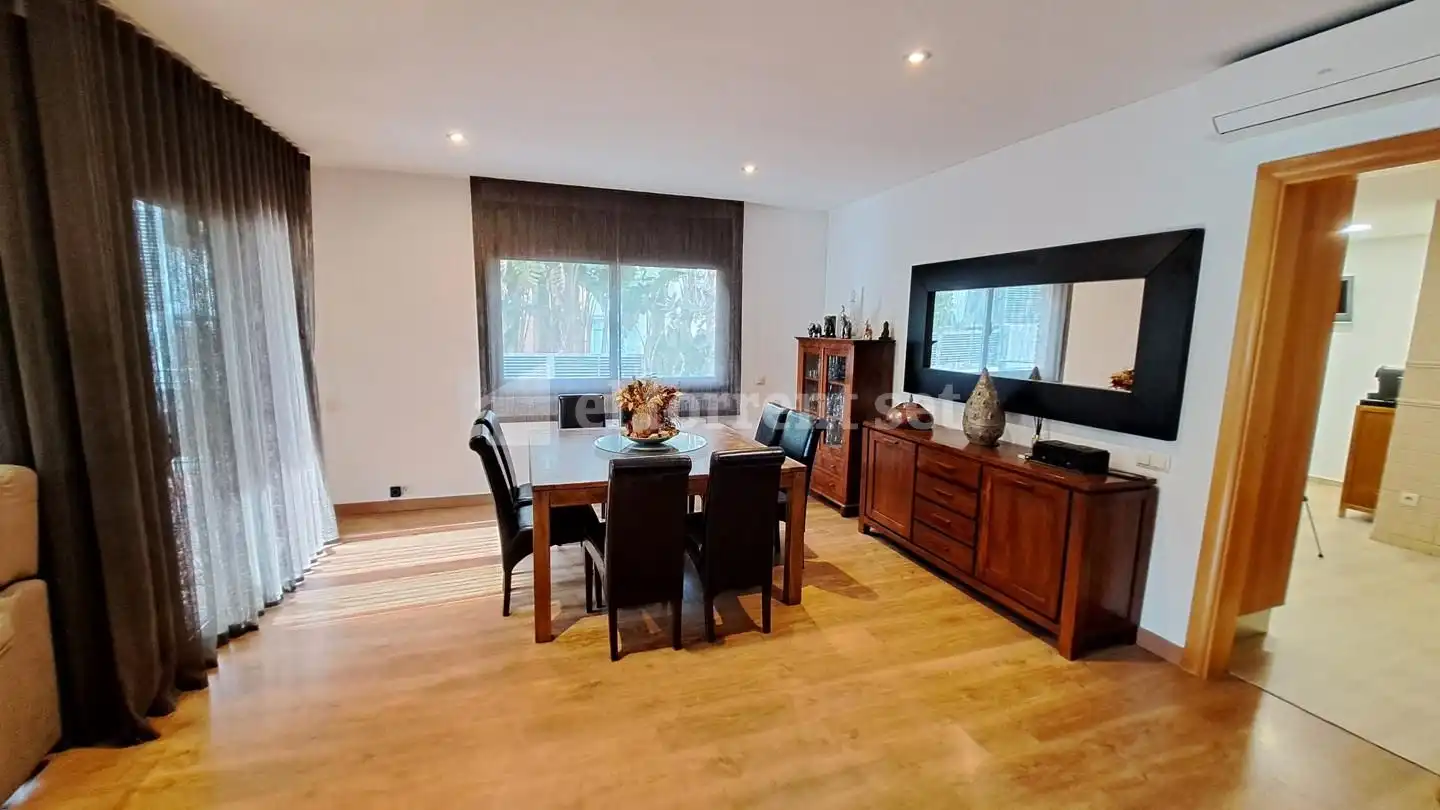 Comedor de Casa o chalet en venta en Argentona con Aire acondicionado, Calefacción y Jardín privado