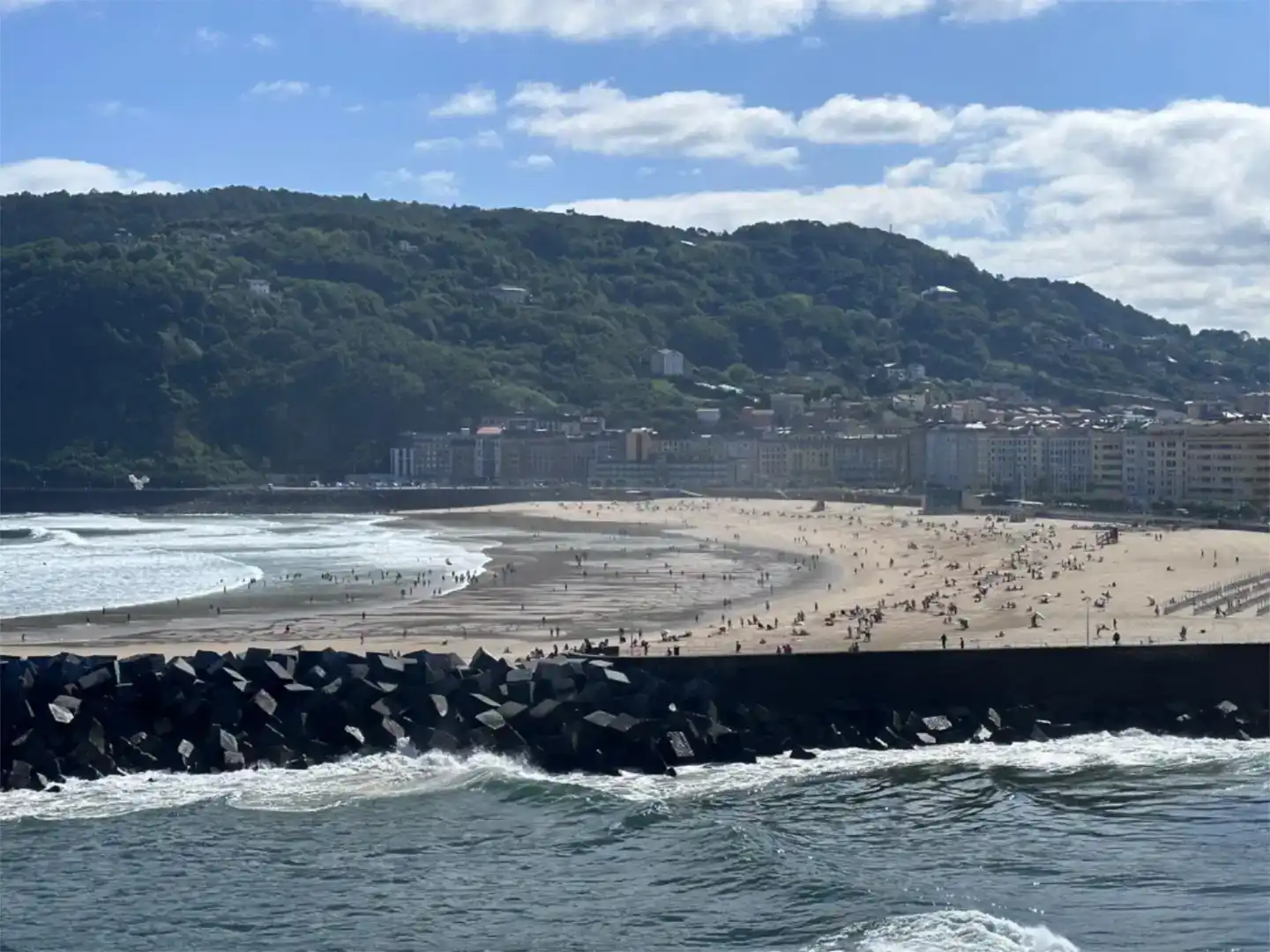 Vista exterior de Pis de lloguer en Donostia - San Sebastián  amb Parquet, Moblat i Balcó