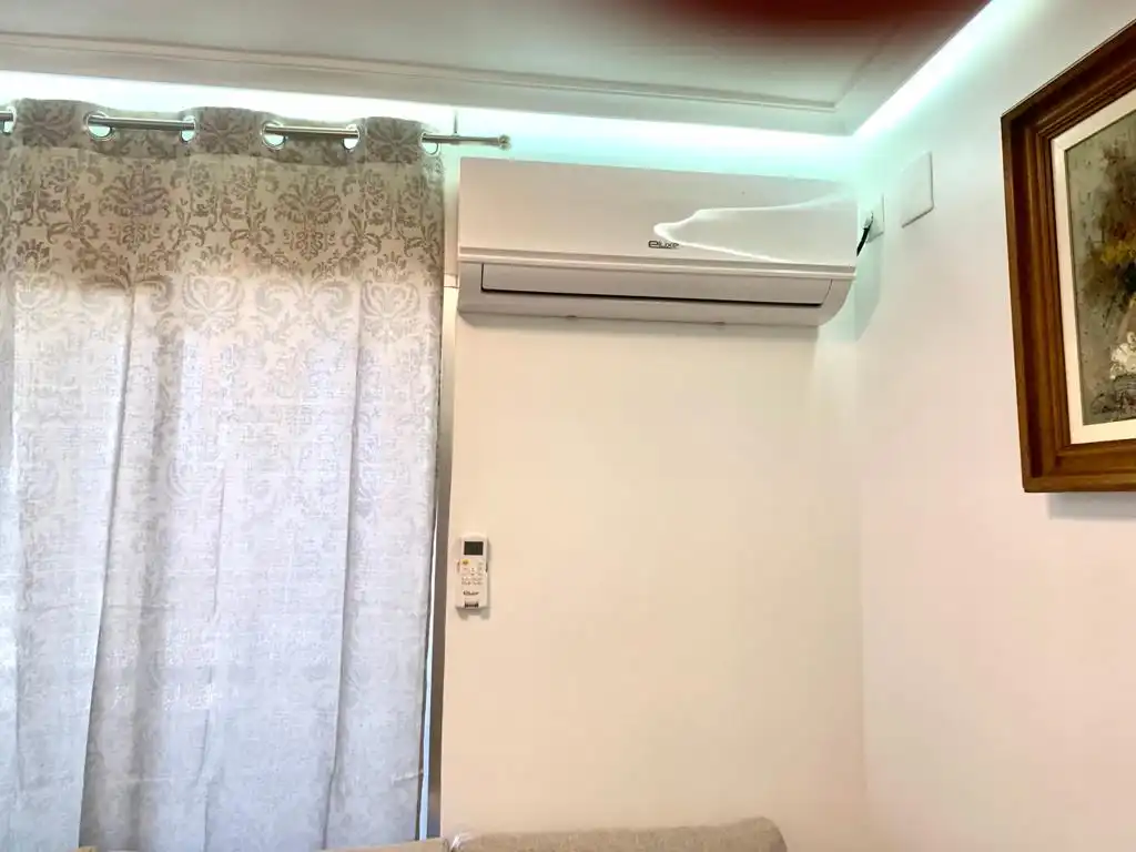 Dormitori de Apartament en venda en Alicante / Alacant amb Aire condicionat, Terrassa i Moblat