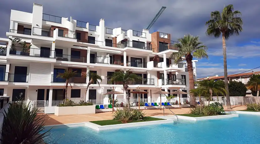 Appartement compact avec piscine à vendre à Els Poblets