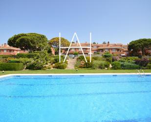 Jardí de Casa adosada de lloguer en Sant Vicenç de Montalt amb Terrassa i Piscina