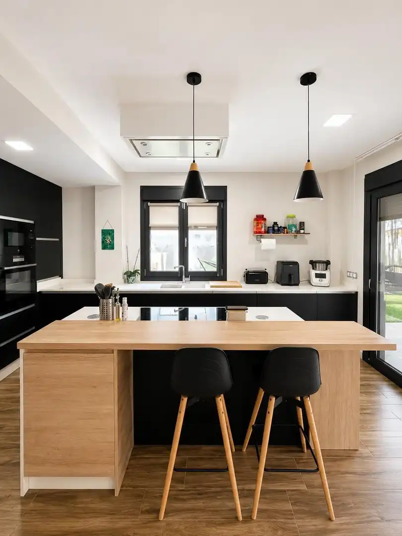 Cocina de Casa o chalet en venta en Málaga con Aire acondicionado, Calefacción y Jardín privado