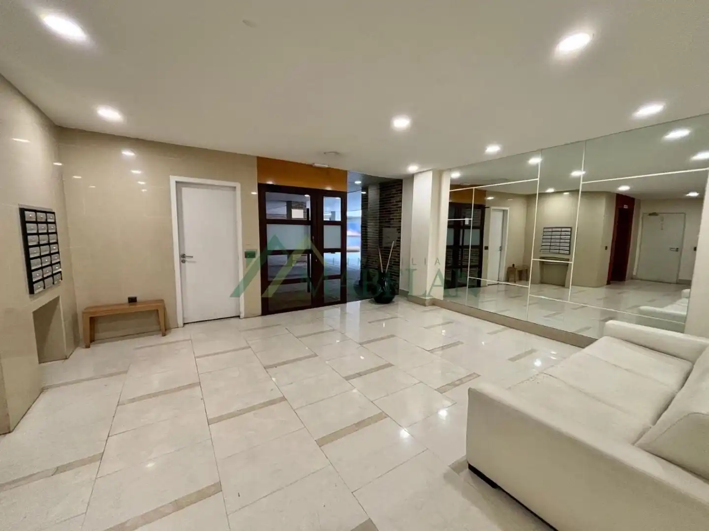 Flat for rent in Madrid  with Air Conditioner, Private garden and Storage room