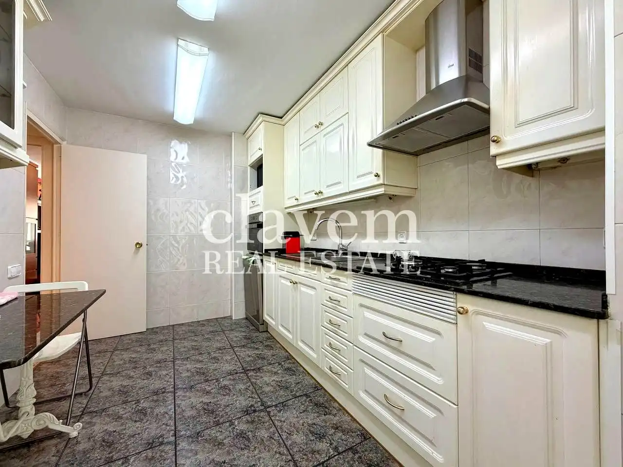 Cocina de Piso en venta en Barcelona con Aire acondicionado, Amueblado y Balcón