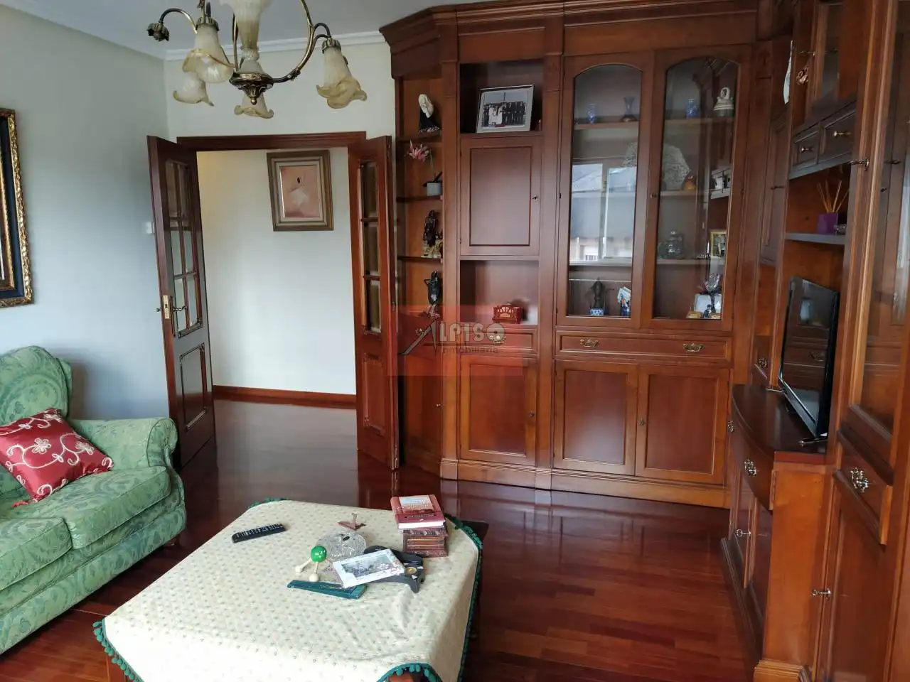 Living room of Flat for rent in Ourense Capital   with Heating, Parquet flooring and Furnished