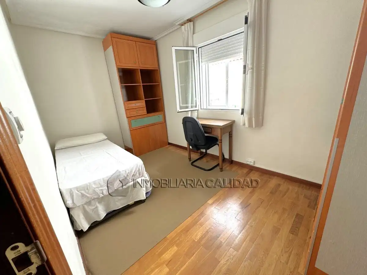 Habitación de Piso de alquiler en Burgos con Calefacción y Amueblado
