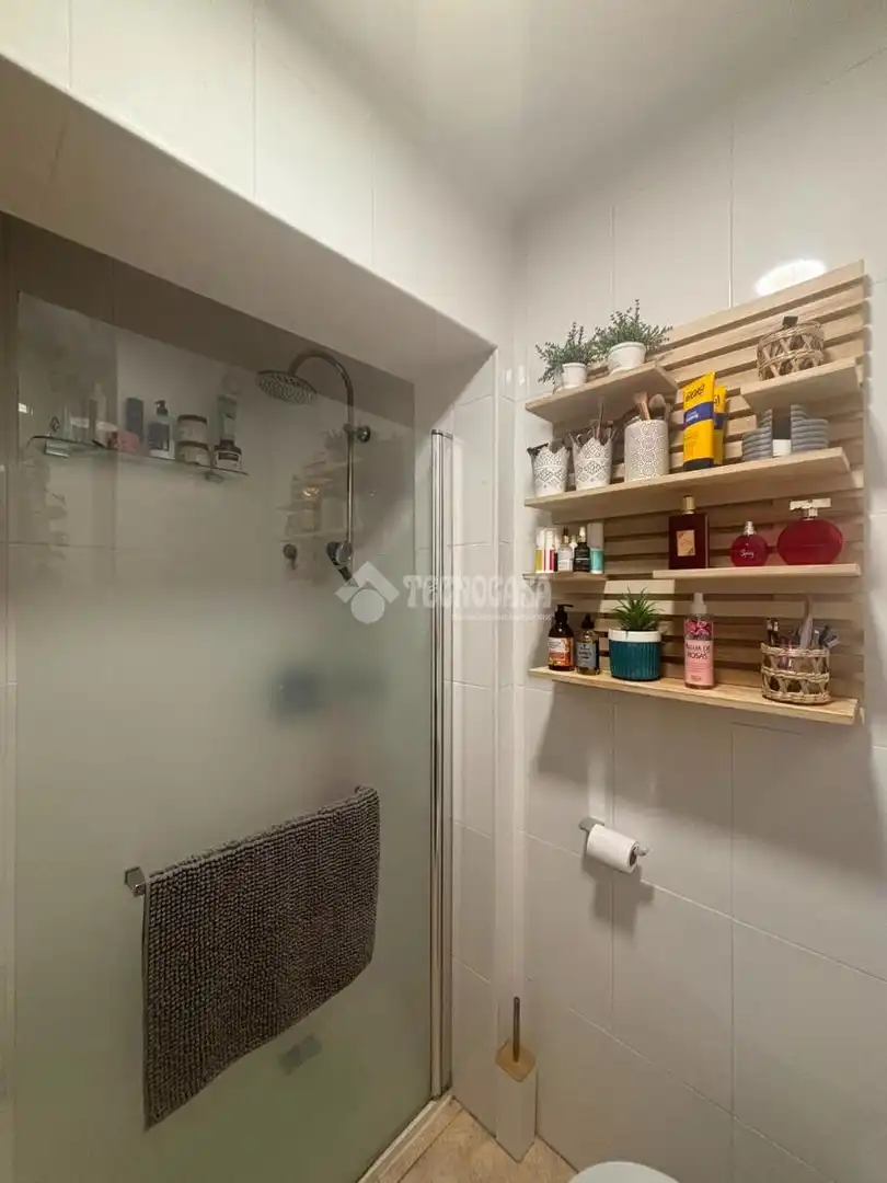 Badezimmer von Wohnung zum Verkauf in Alcalá de Guadaira mit Klimaanlage und Möbliert