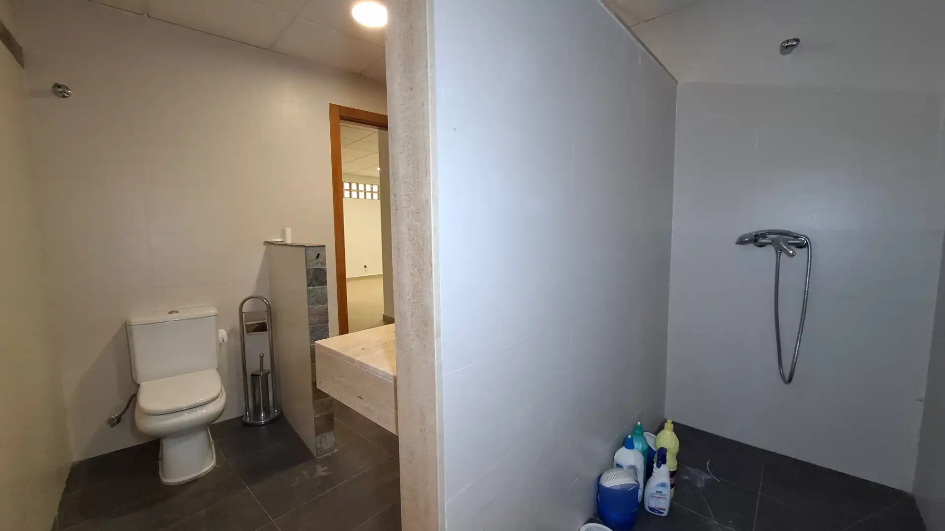 Bany de Casa o xalet de lloguer en Córdoba amb Aire condicionat, Calefacció i Jardí privat