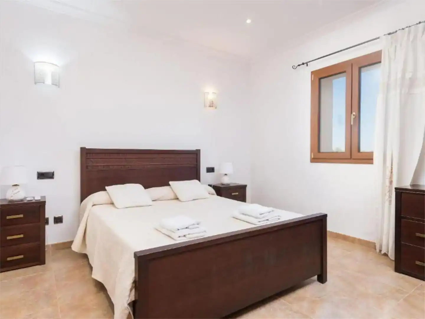 Dormitori de Finca rústica de lloguer en Manacor amb Aire condicionat, Jardí privat i Traster