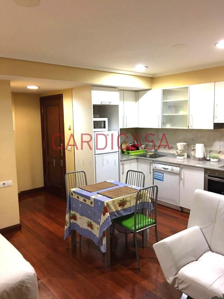 Cocina de Estudio en venta en Vigo  con Calefacción, Terraza y Amueblado