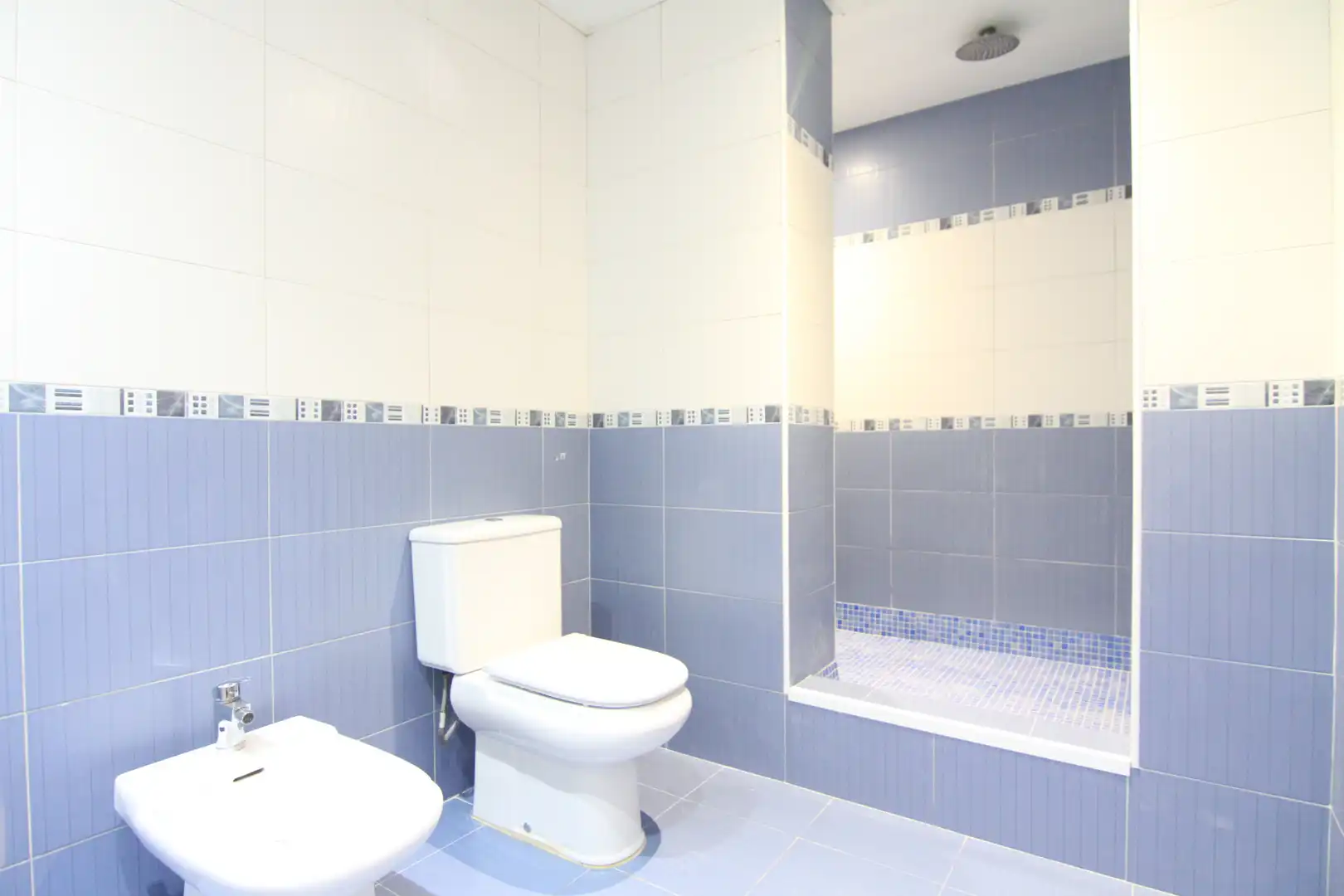 Baño de Piso en venta en Olesa de Montserrat con Horno y Alarma
